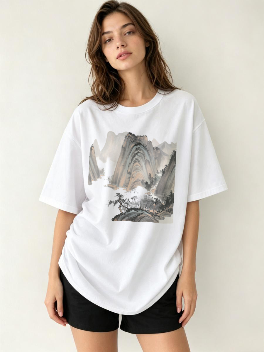 Urban Streetwear Brand - เสื้อยืดสตรีทแวร์โอเวอร์ไซส์ลายกราฟิกสไตล์ฮิปฮอป ตัวอักษรโลโก้โดดเด่น แบรนด์แฟชั่นทันสมัยสำหรับวัยรุ่น