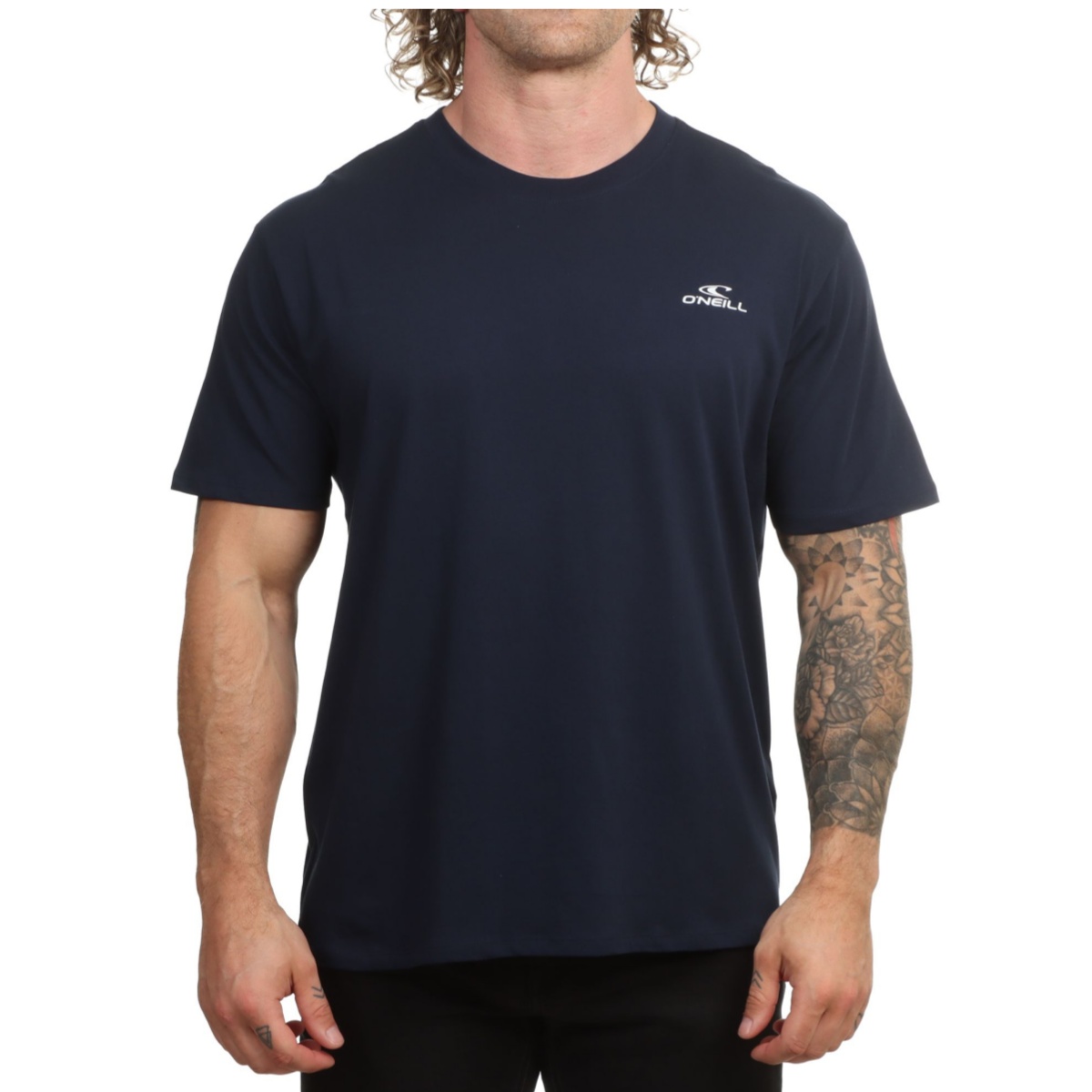 เอสเซนเชียลส์ 90'ส เซิร์ฟฟิ่ง  - Streetwear Brand Essentials บทวิจารณ์และราคา
